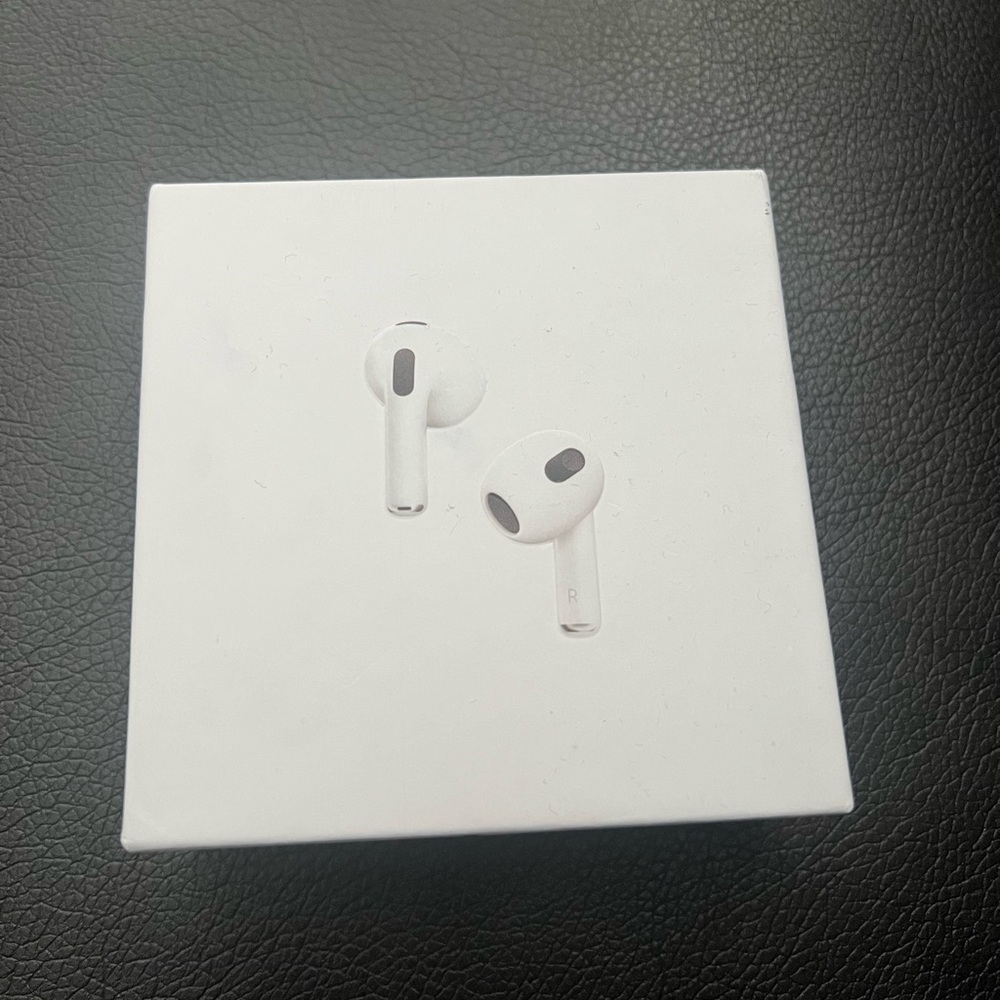 Apple White Wireless Earbuds